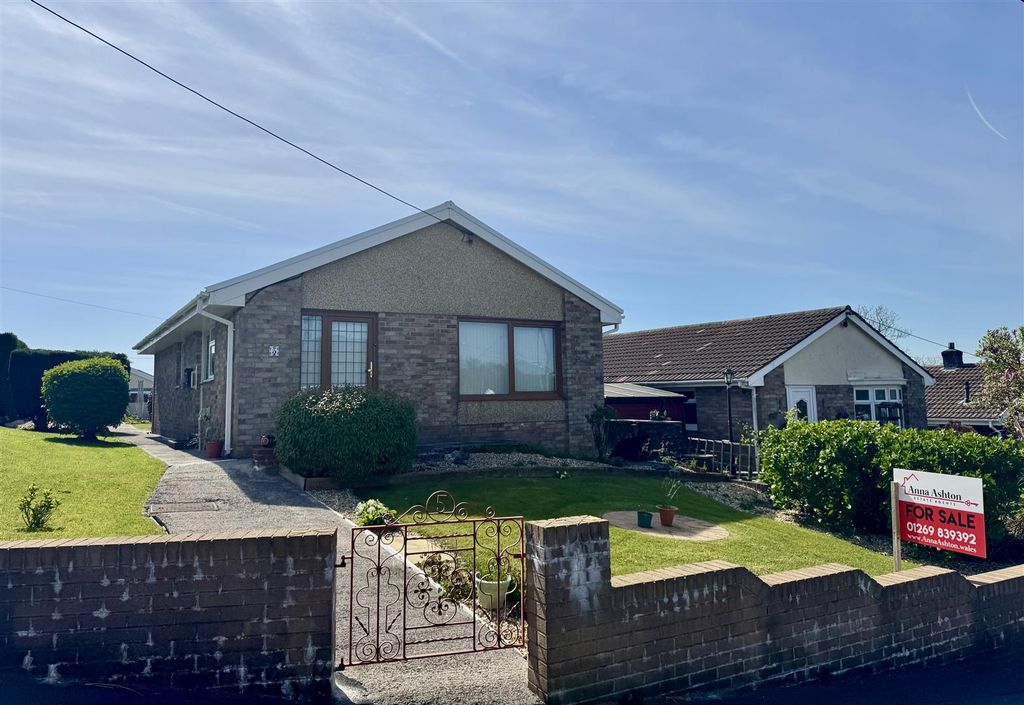 2 bed detached bungalow for saleGrove Hill Park, Gorslas, Llanelli SA14
