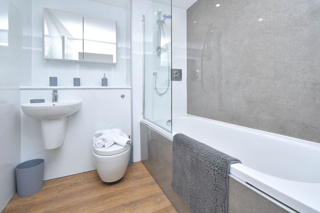 Additional image 9 of 2 bed flat to rentQueens Gardens, Newcastle-Under-Lyme ST5