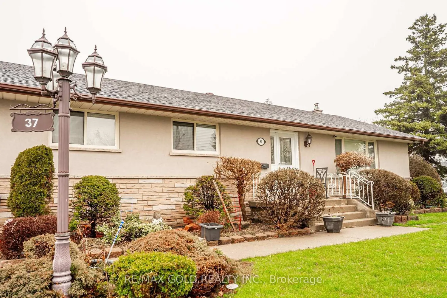 37 Carlyle Crescent photo 3
