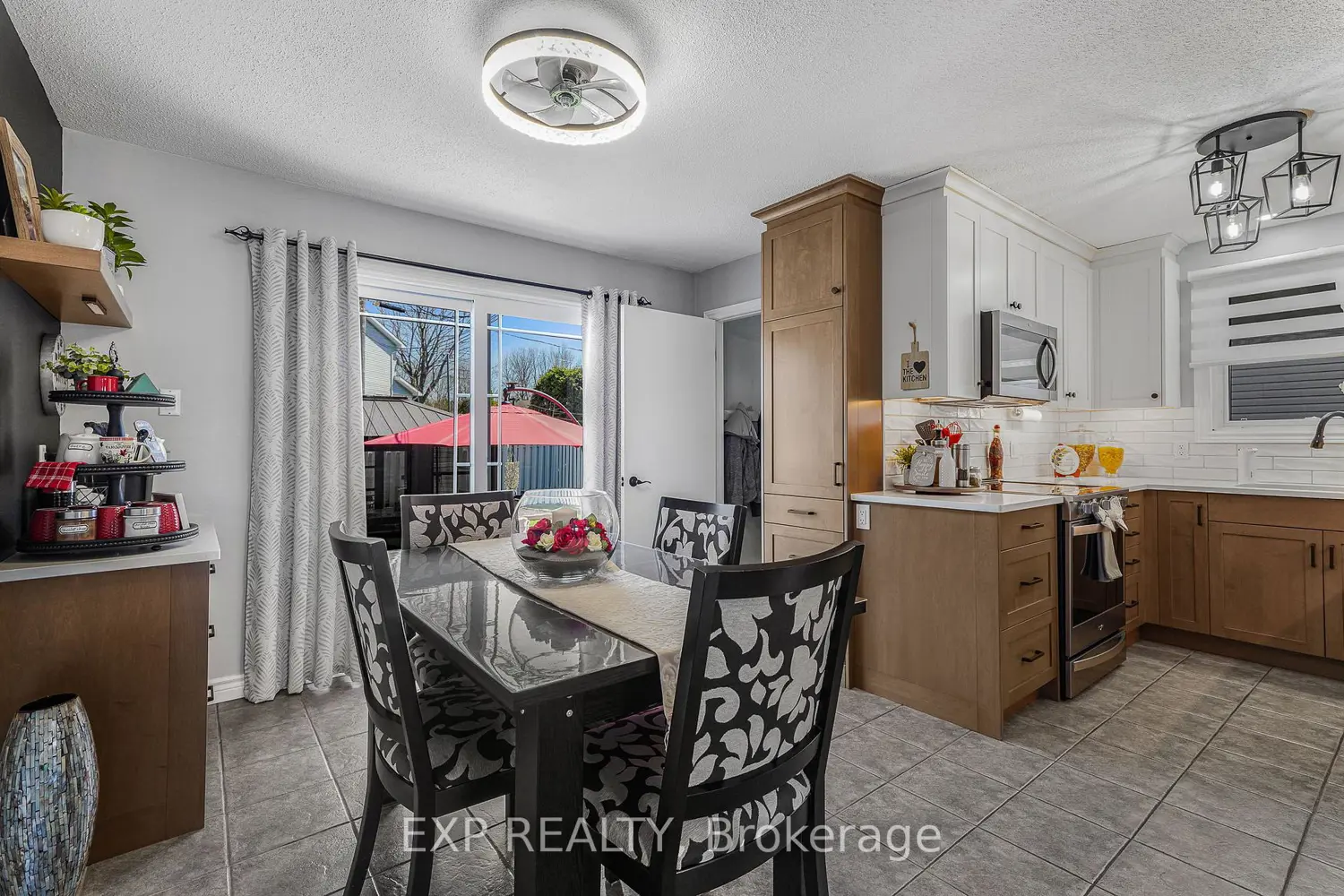 Additional image 3 of 905 Ghislain Street
