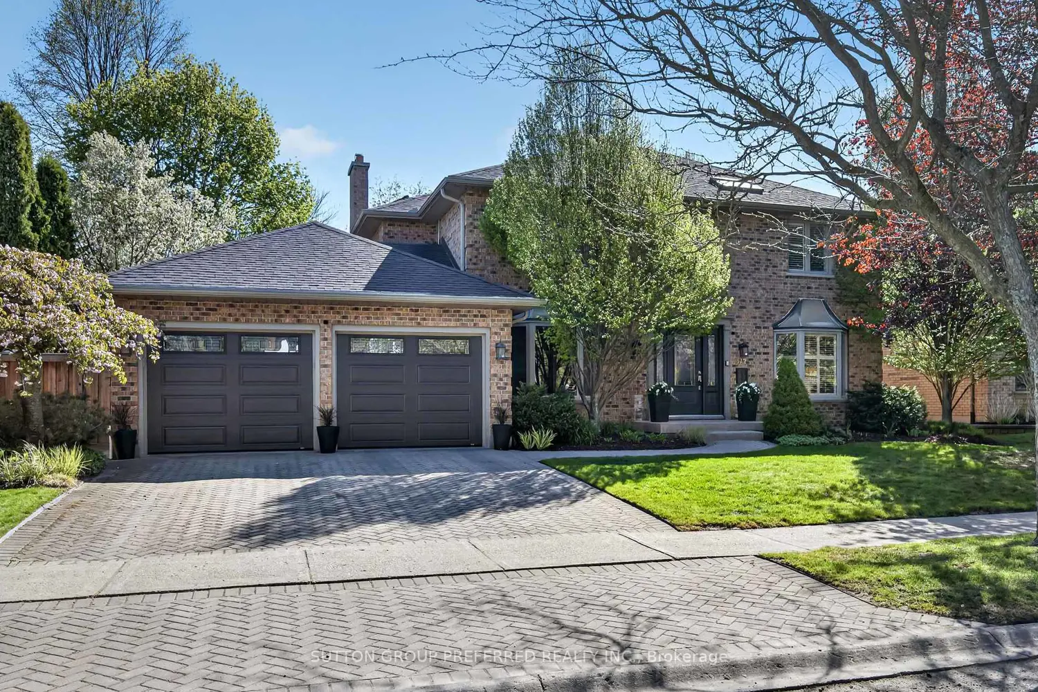 372 Grangeover Avenue