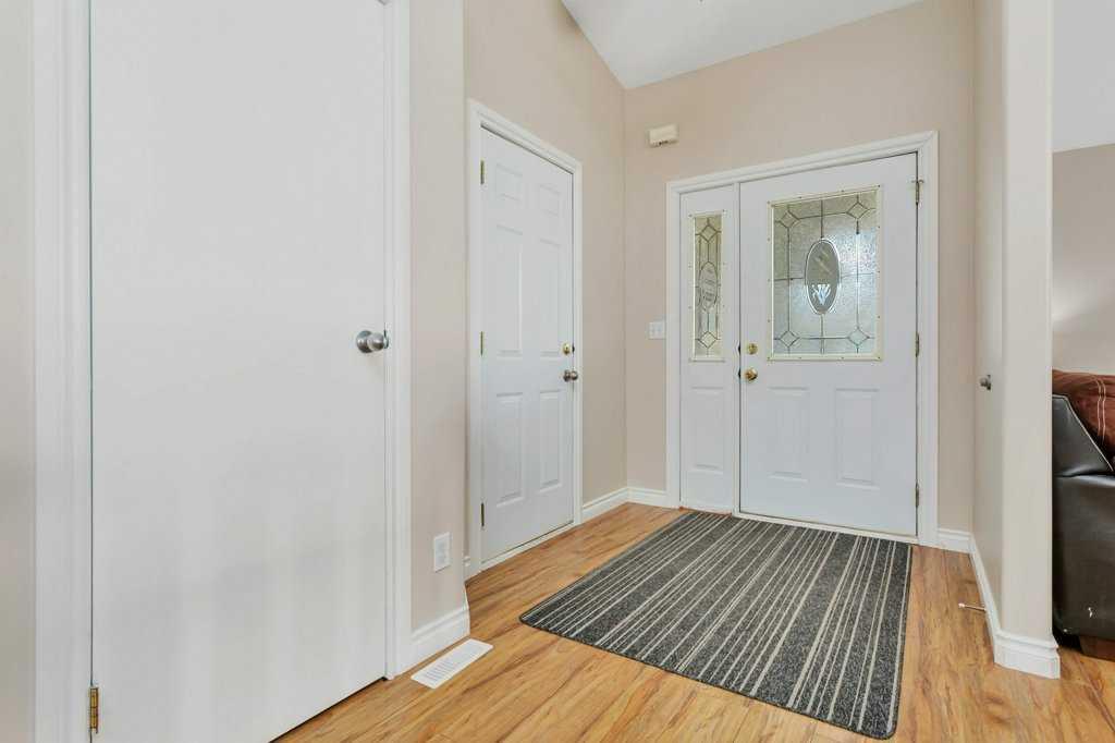 Additional image 4 of 50 Westwood Crescent, Sylvan Lake, AB, T4S 1V8