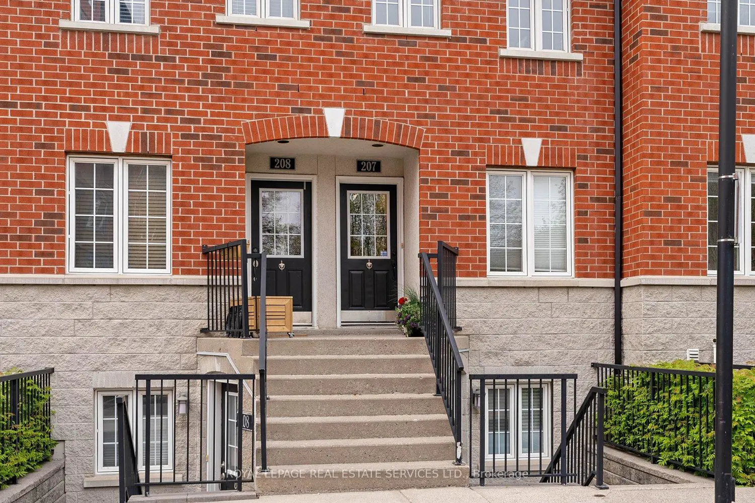 262 St. Helens Avenue 207