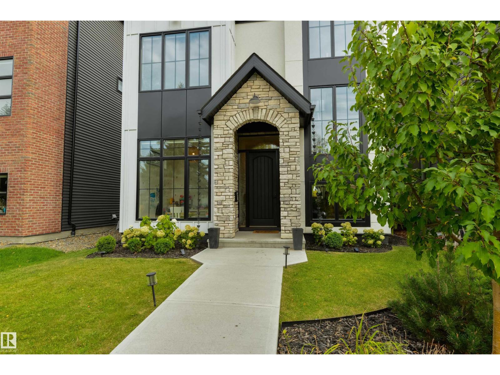 Additional image 3 of 8107 144 Street NW, Edmonton, AB, T5R0R3