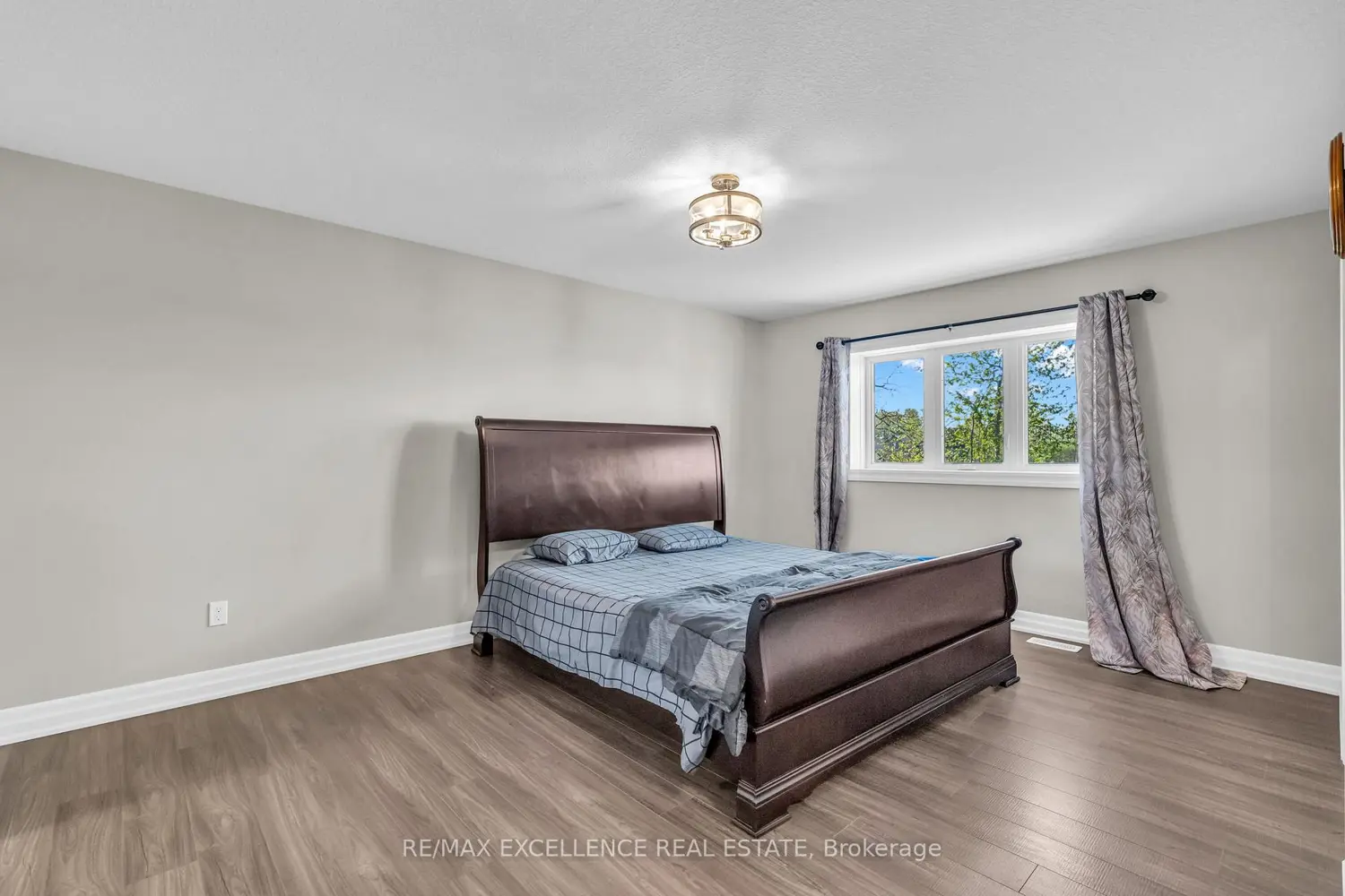Additional image 11 of 1061 Eagletrace Drive 33