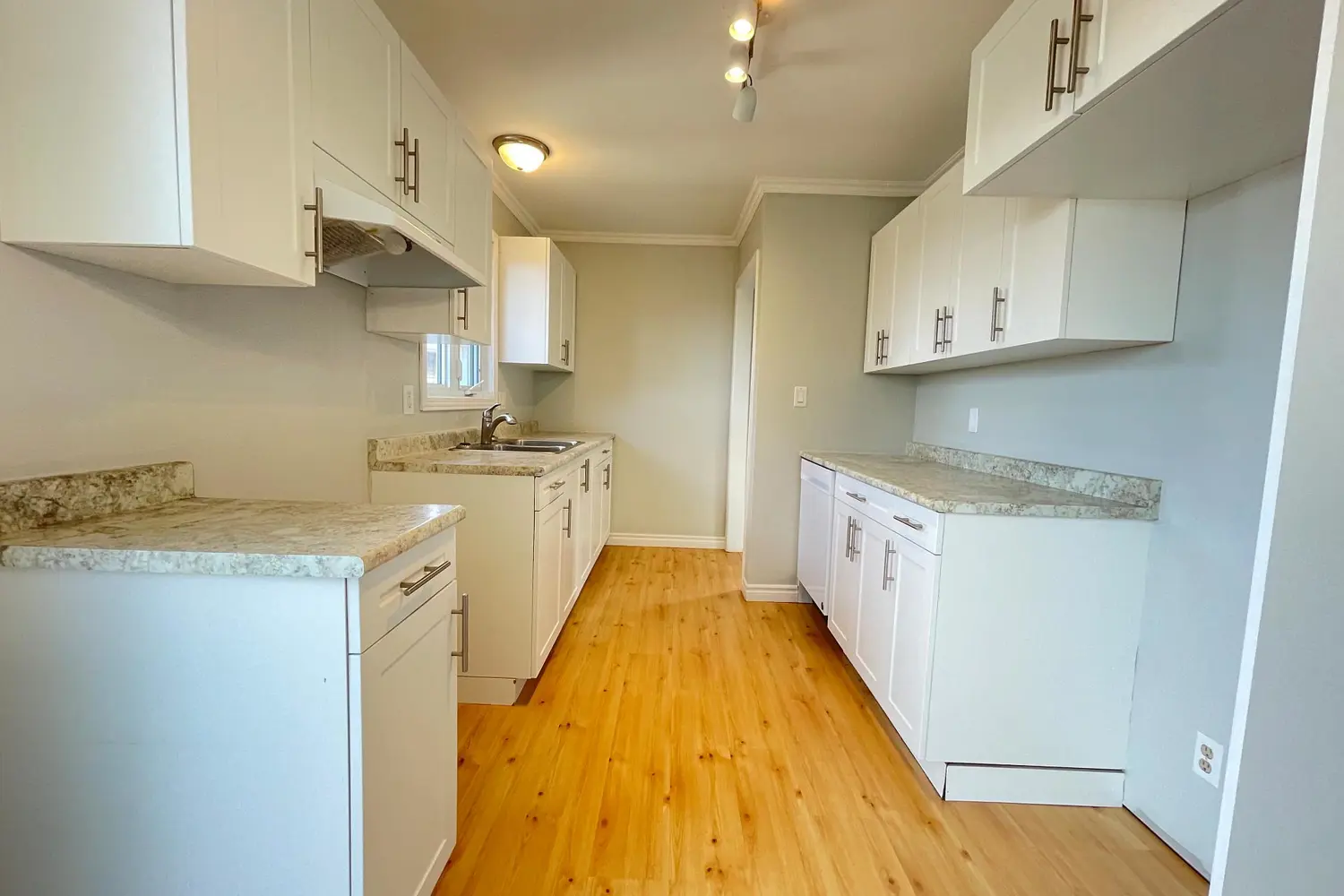 Additional image 3 of 487 Ross Avenue