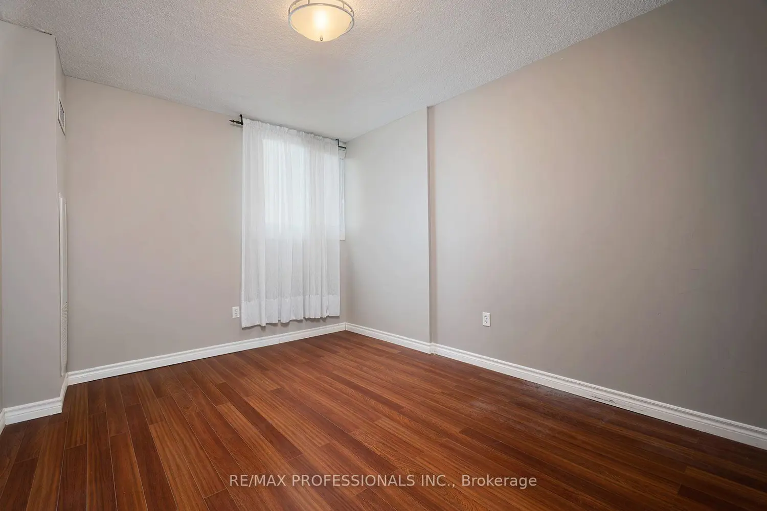 Additional image 17 of 812 Burnhamthorpe Road 1504