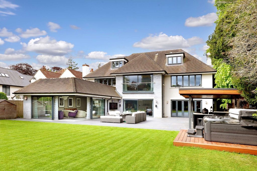Additional image 8 of 6 bed detached house for salePenn Road, Beaconsfield, Buckinghamshire HP9