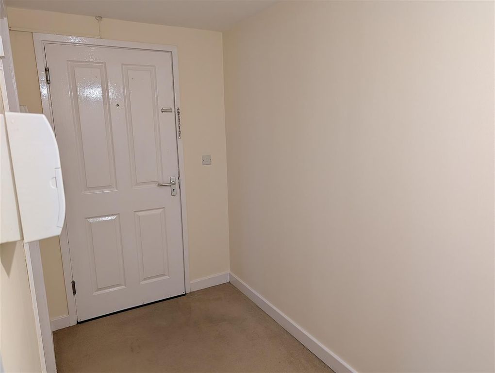 Additional image 6 of 2 bed flat to rentMeyrick Street, Pembroke Dock SA72