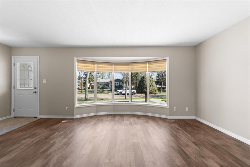 Additional image 4 of 6121 39 Avenue, Camrose, AB, T4V3A9