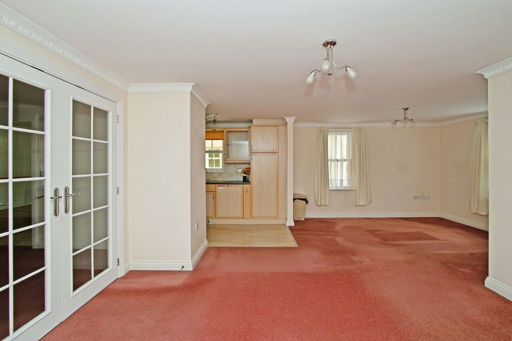 2 bed flat for saleSea View Road, Falmouth, Cornwall TR11 photo 5