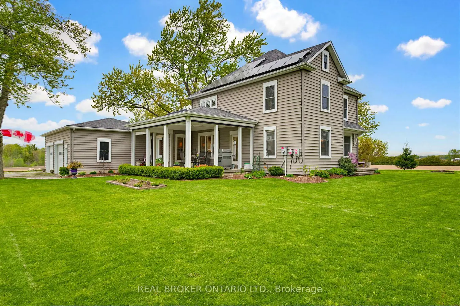31 Maple Avenue photo 2