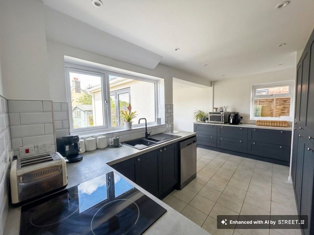 Additional image 2 of 4 bed detached house to rentCastle Meadows, Coity CF35