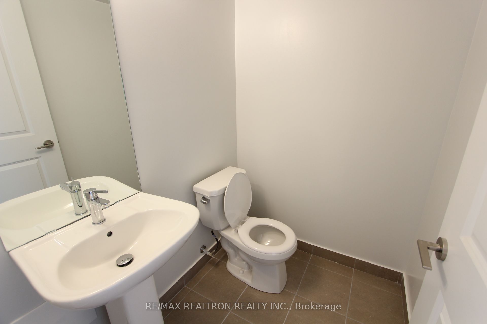 Additional image 5 of 908-20 Meadowglen Place, Toronto, ON, M1G 0A9