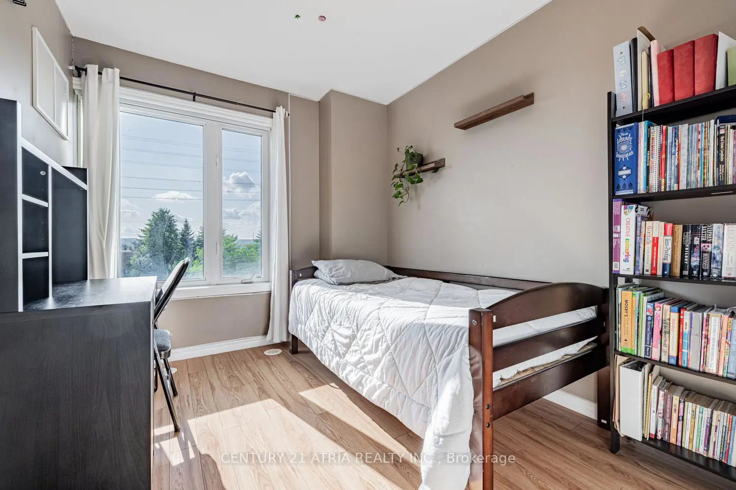 Additional image 15 of 15943 Bayview Avenue 9