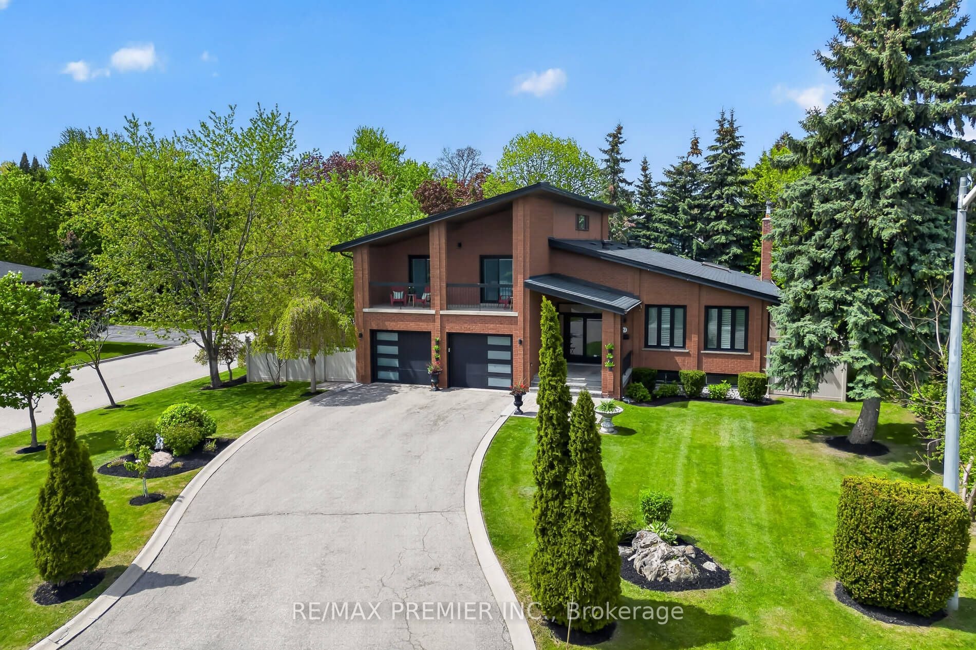21 Forest Circle Court, York