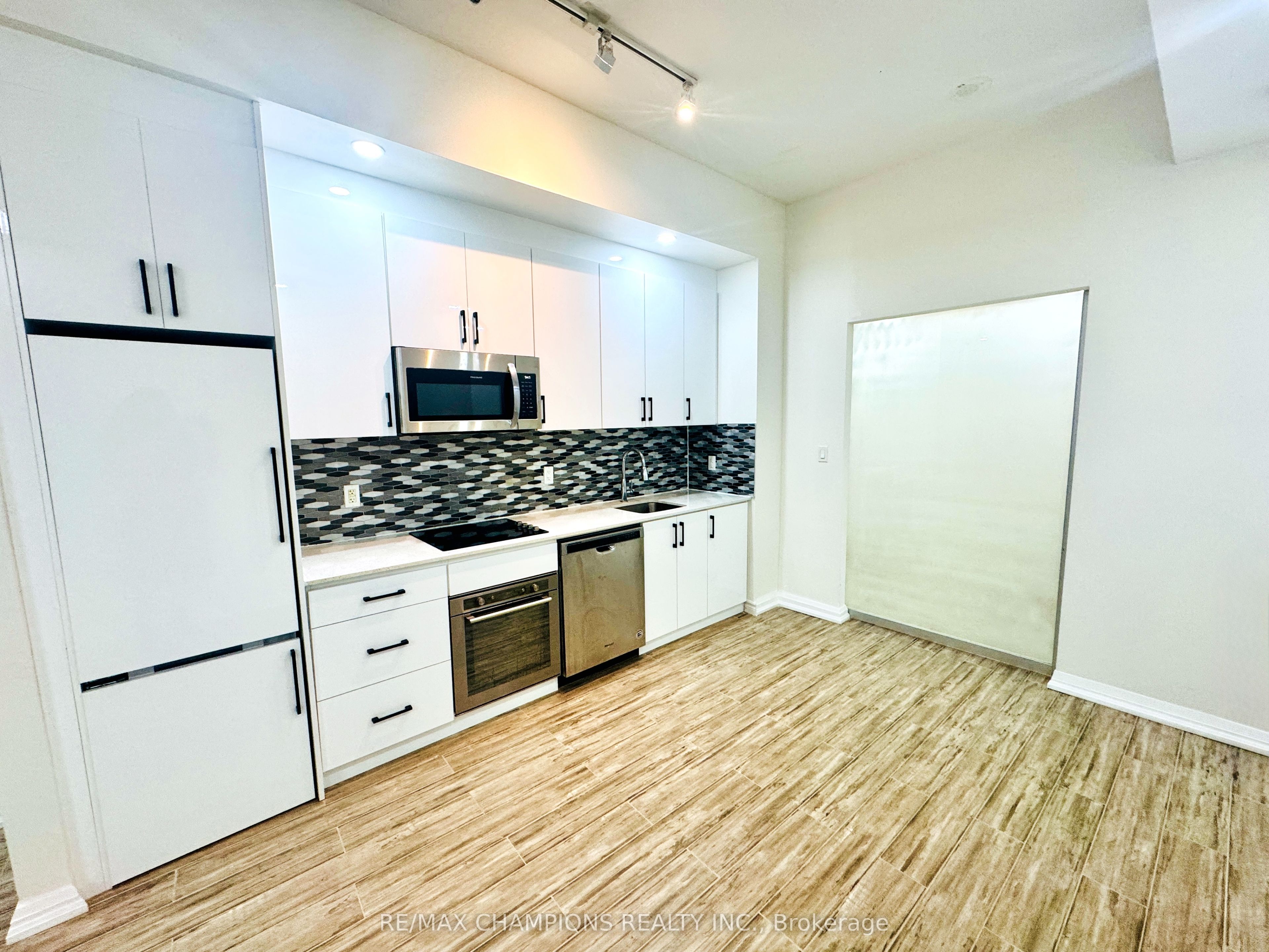 Additional image 3 of 103-460 Adelaide Street E, Toronto, ON, M5A 1N6