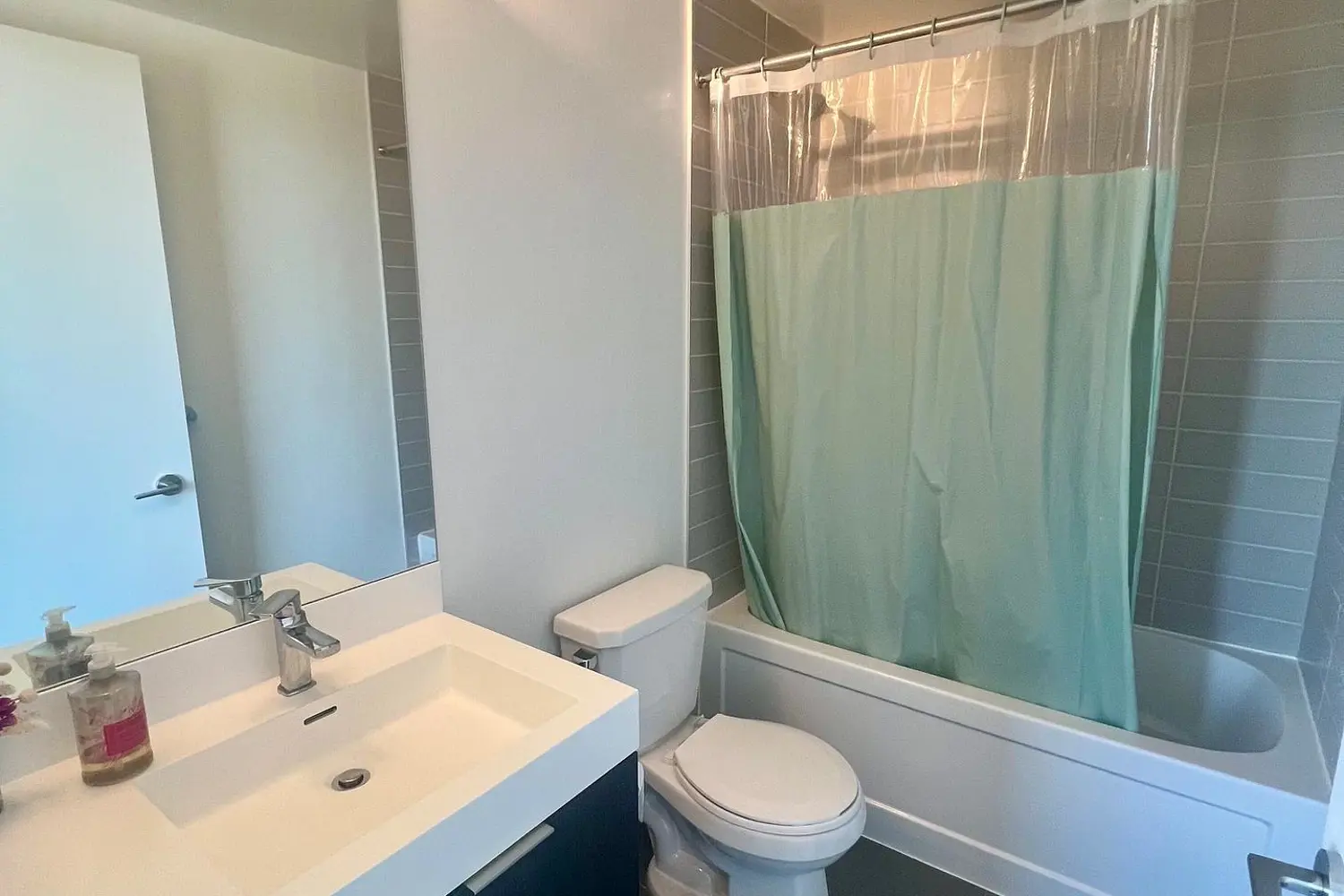 Additional image 4 of 3100 Keele Street 1023