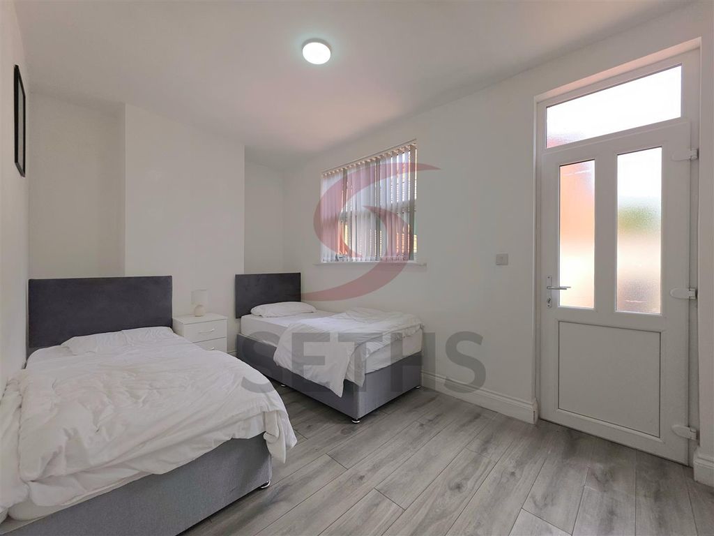 Additional image 9 of 2 bed flat to rentGipsy Lane, Humberstone, Leicester LE5