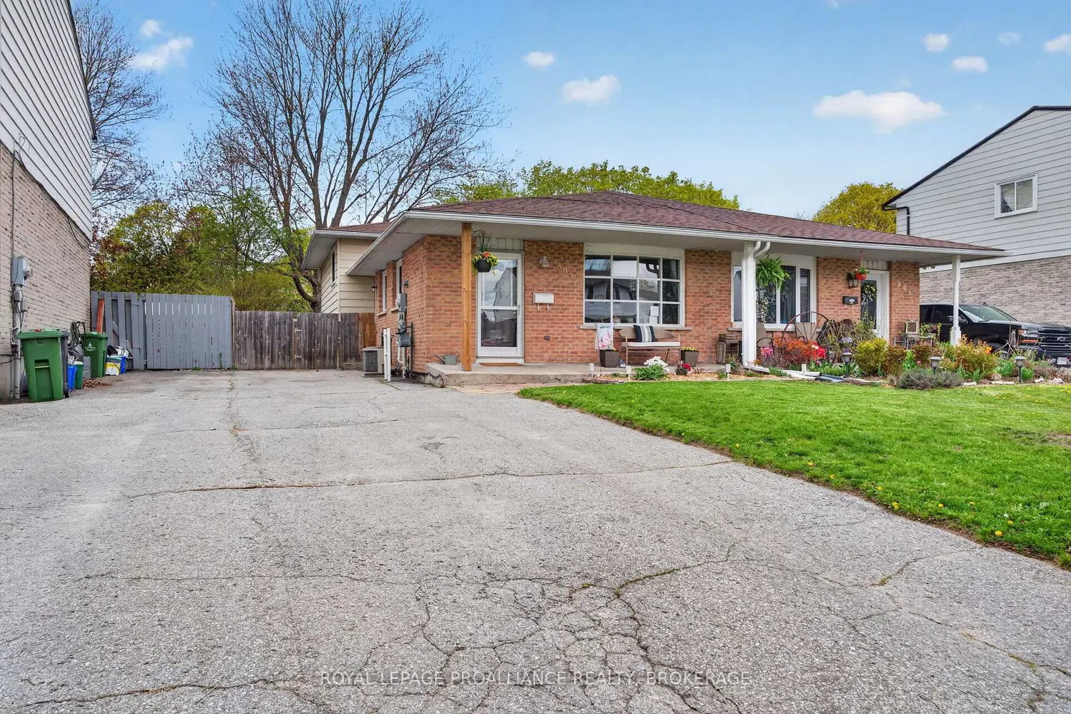 803 Grouse Crescent