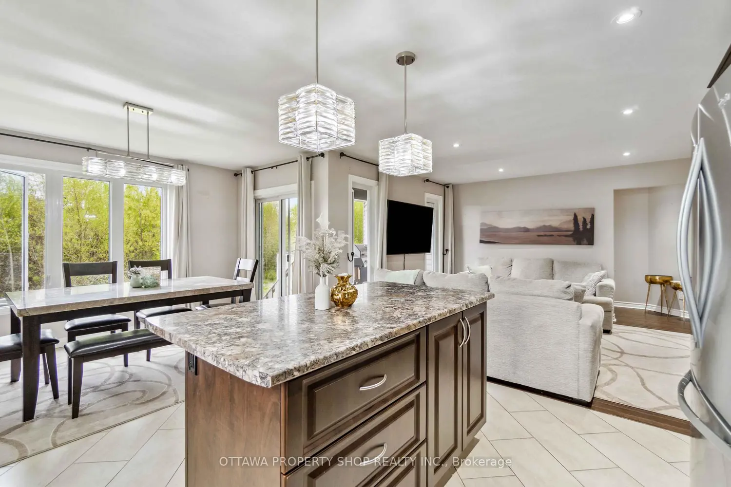 Additional image 9 of 863 Oceane Street