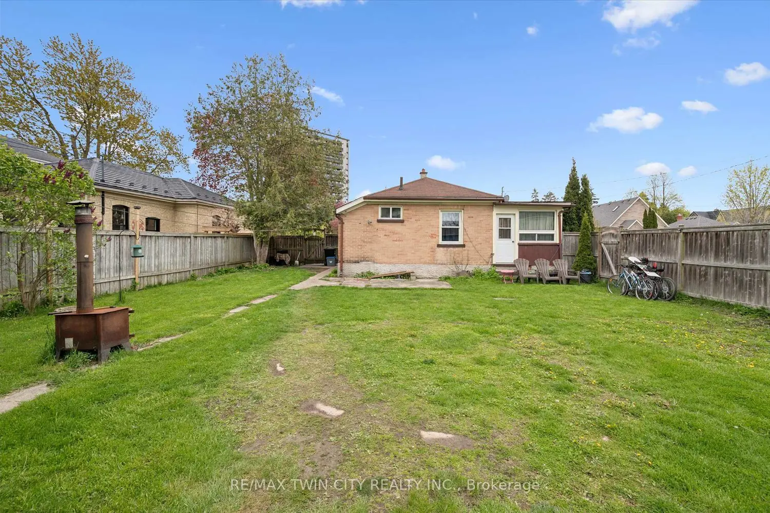 Additional image 17 of 27 Roseview Avenue