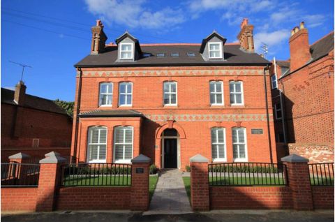 Castle Crescent, Reading RG1