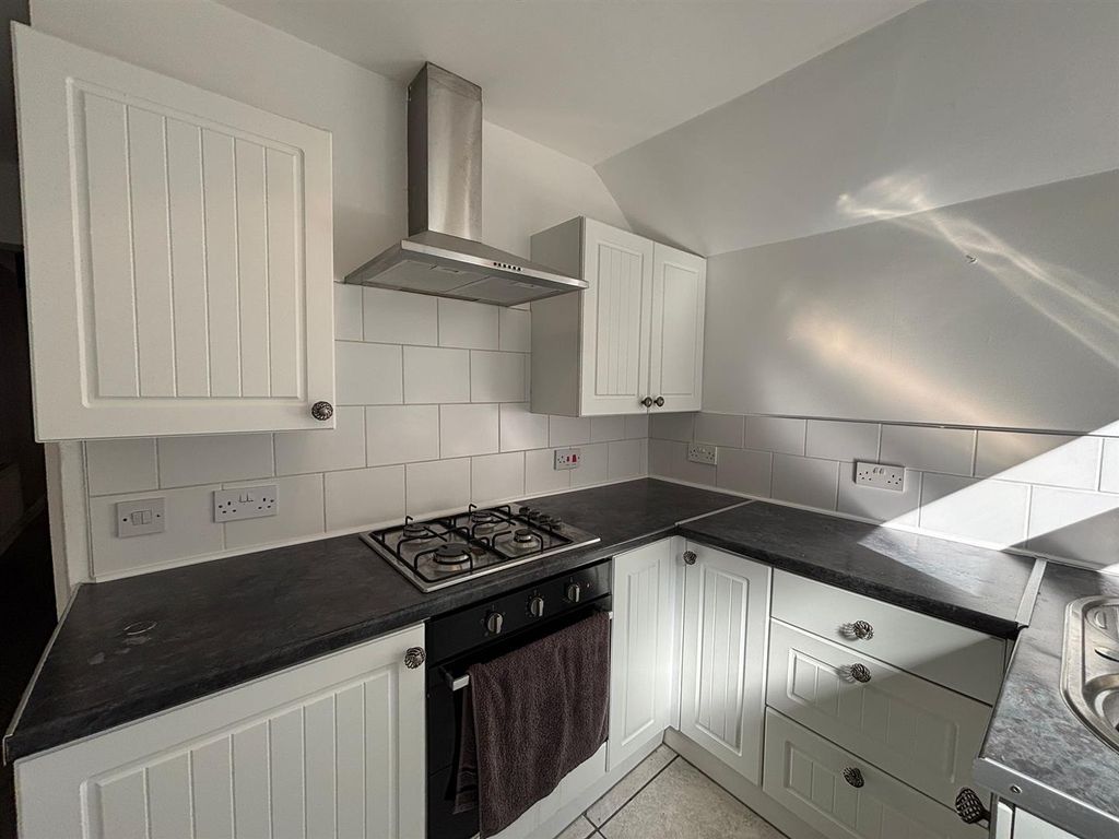 Additional image 10 of 1 bed flat to rentOxford Street, Mountain Ash CF45