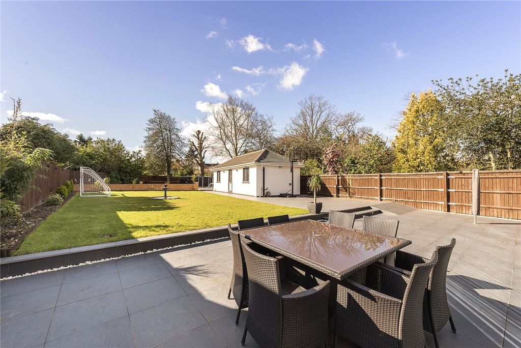 Additional image 14 of 6 bed detached house to rentGaviots Way, Gerrards Cross SL9