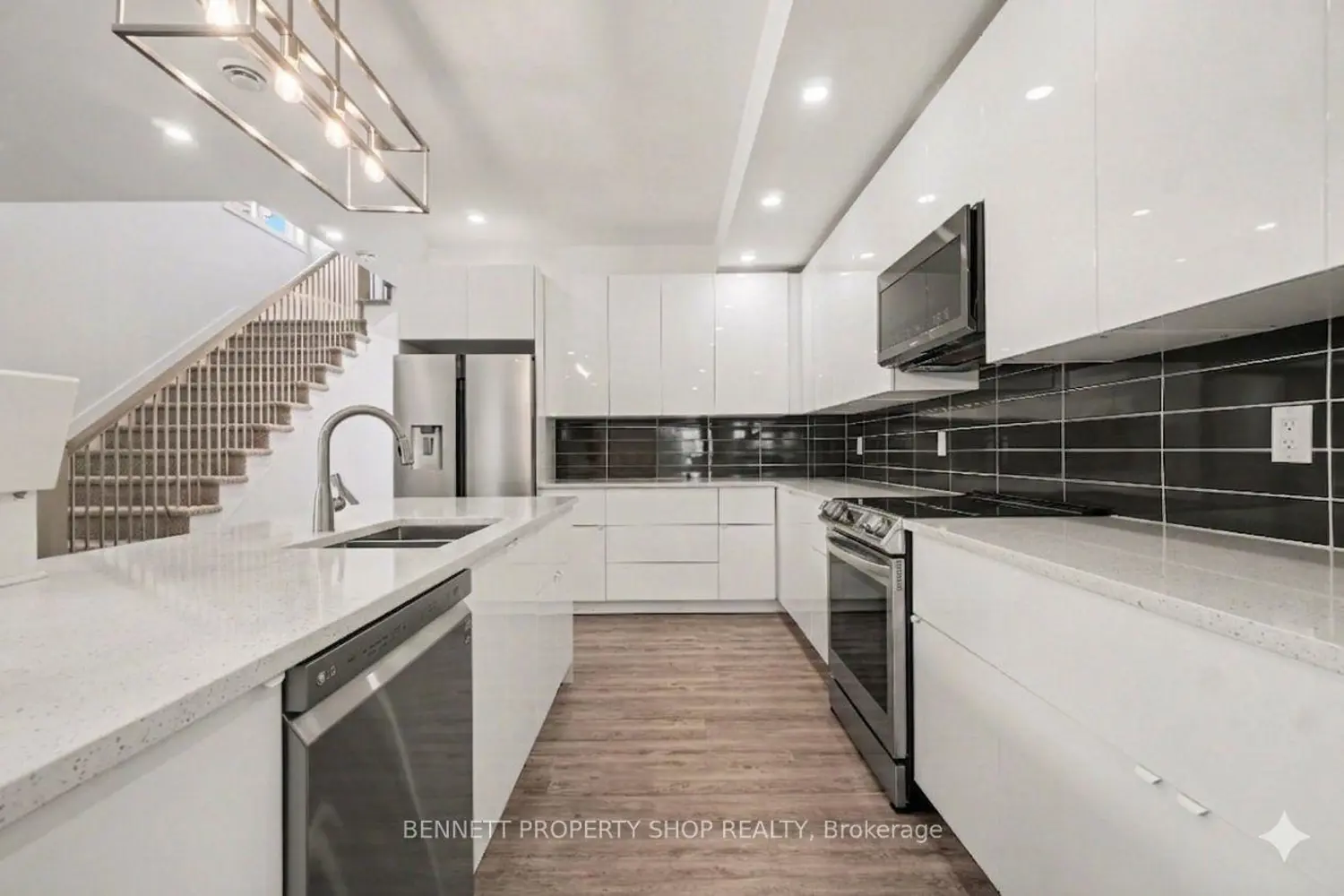 1227 Ridgemont Avenue photo 3