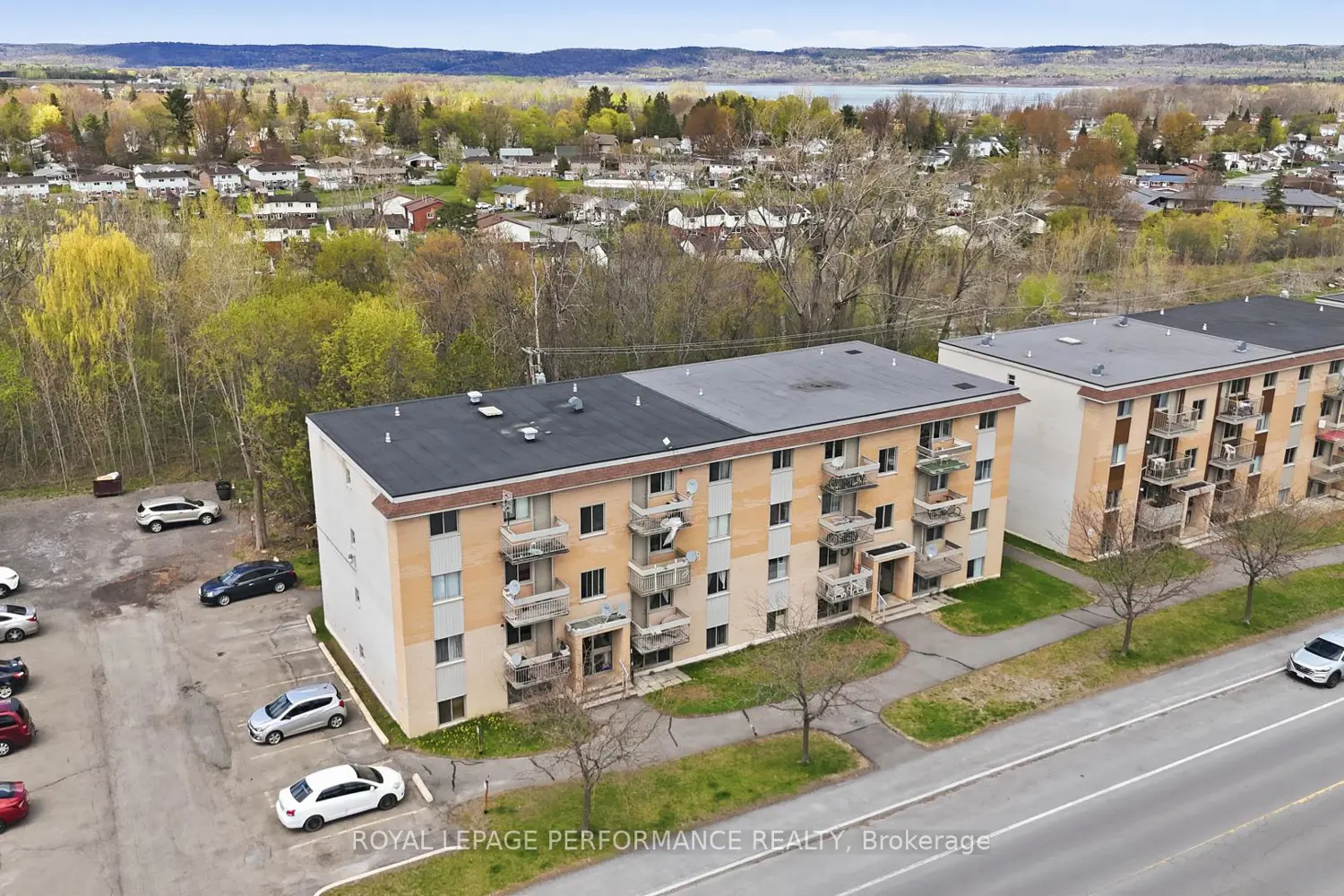 Additional image 15 of 998 Cartier Boulevard 8