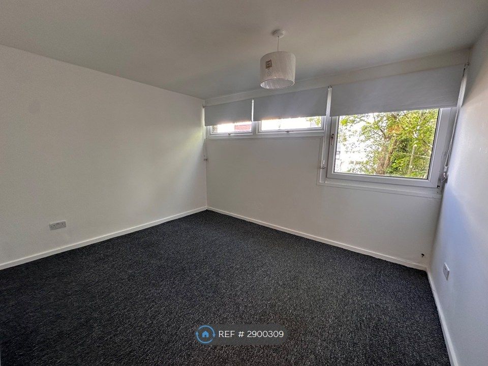 Additional image 8 of 3 bed terraced house to rentMactaggart Road, Glasgow G67