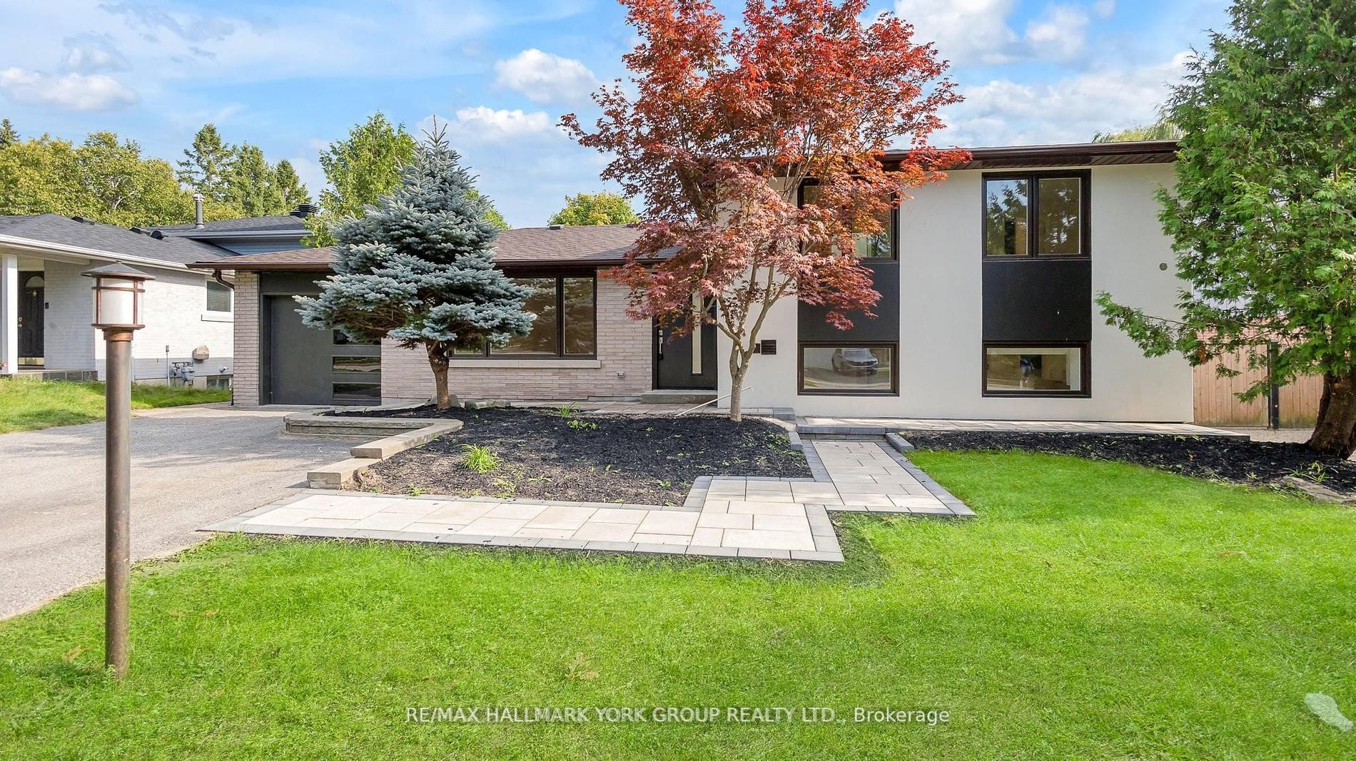 MAIN FL-1000 Lemar Road, Newmarket, ON, L3Y 1S1