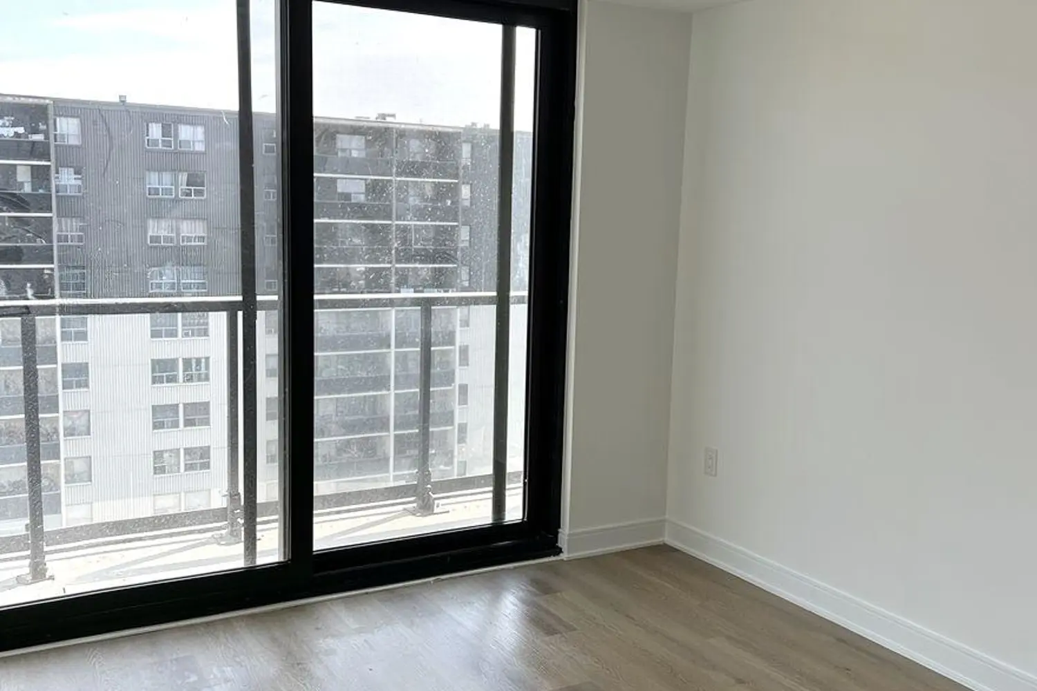 Additional image 17 of 86 Dundas Street 909