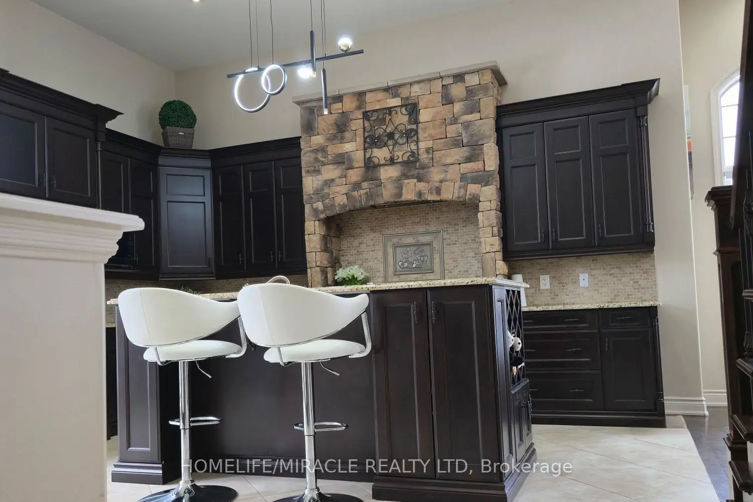 Additional image 4 of 8535 Forestview Boulevard