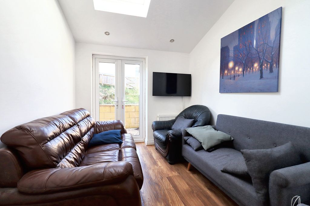 Additional image 4 of 5 bed semi-detached house to rentIvy Avenue, Bath BA2