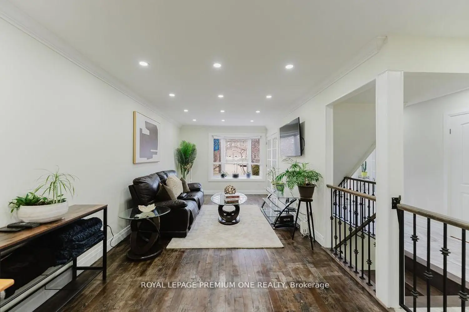 25 Sir Lancelot Court photo 3