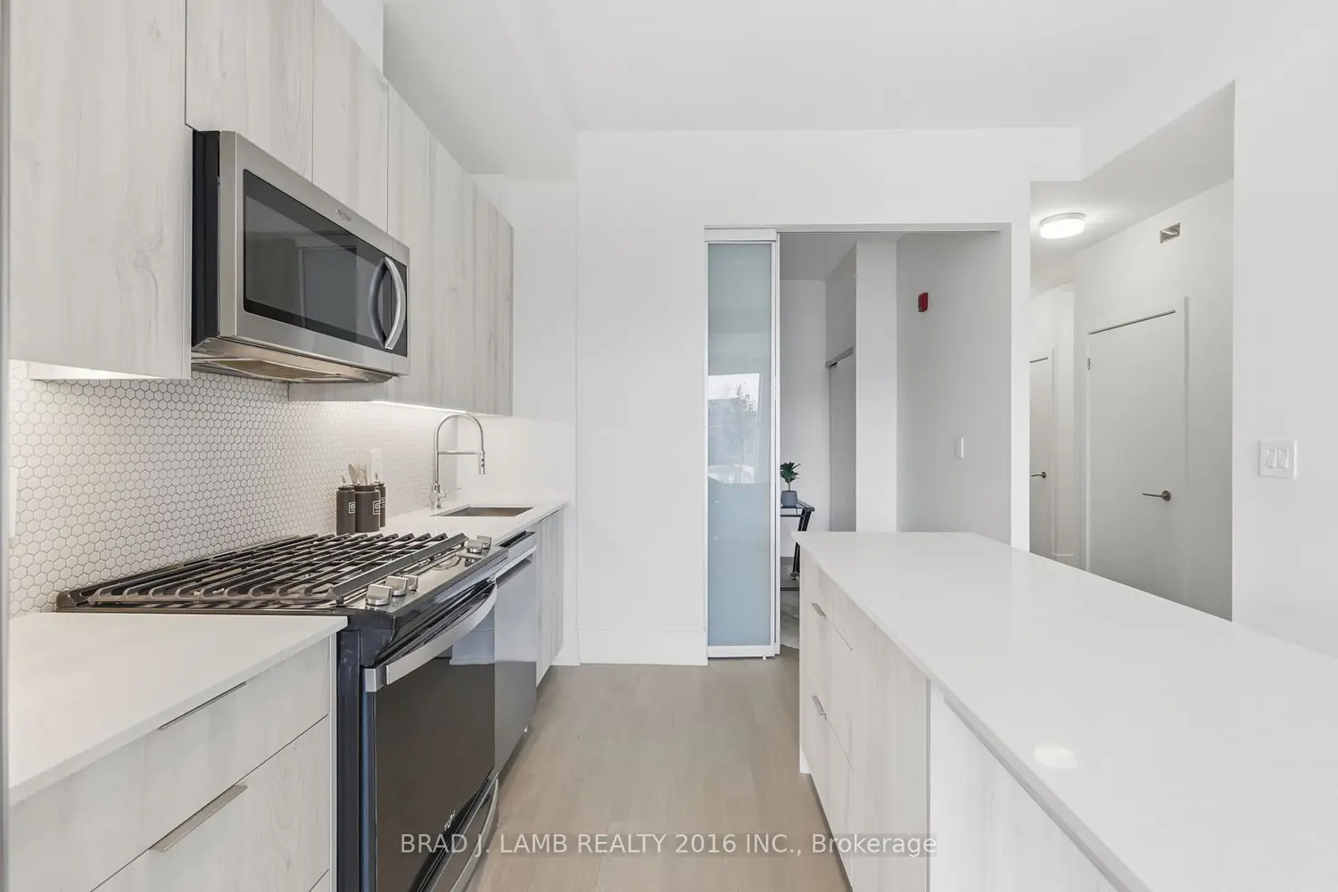 Additional image 8 of 495 Logan Avenue 413