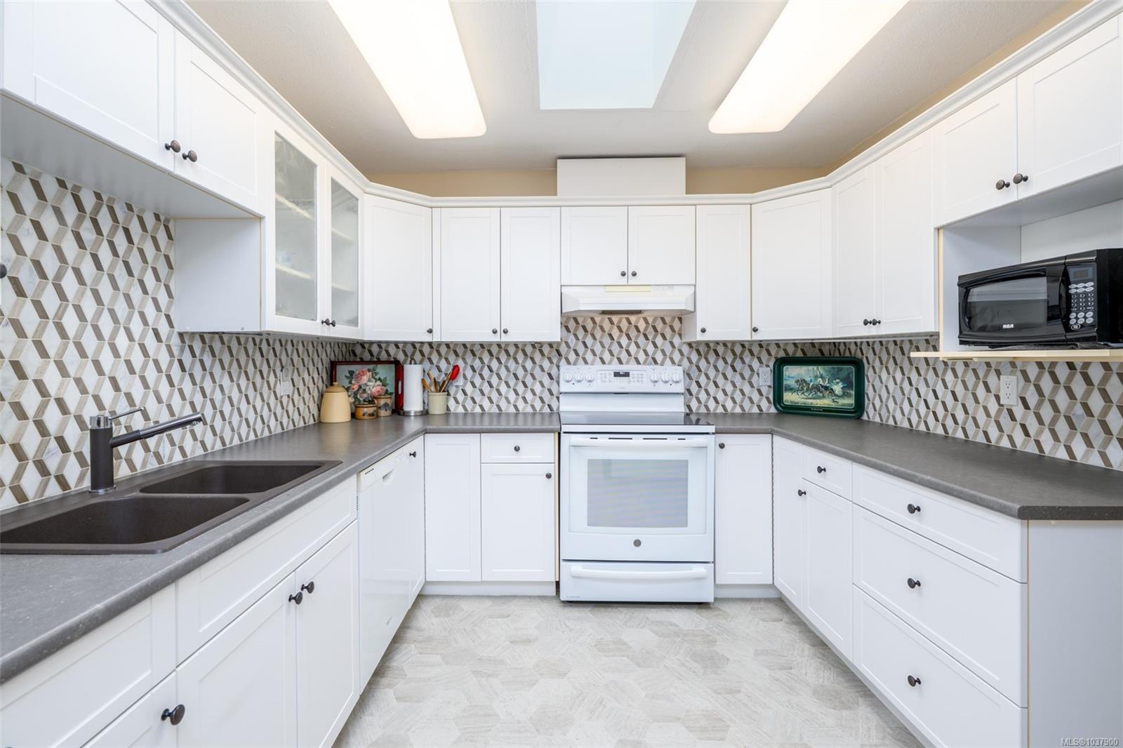 Additional image 4 of 403-275 First Street, Duncan, BC, V9L 1R3
