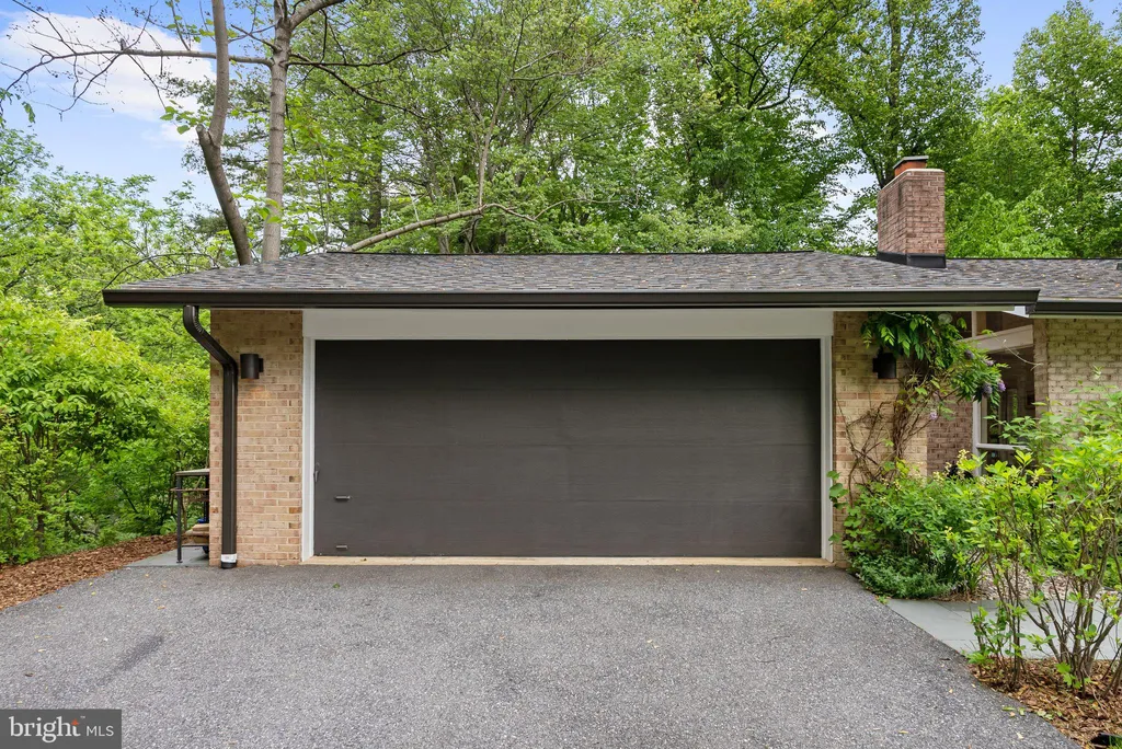 Additional image 4 of 8034 Park Overlook Drive, Bethesda, MD 20817