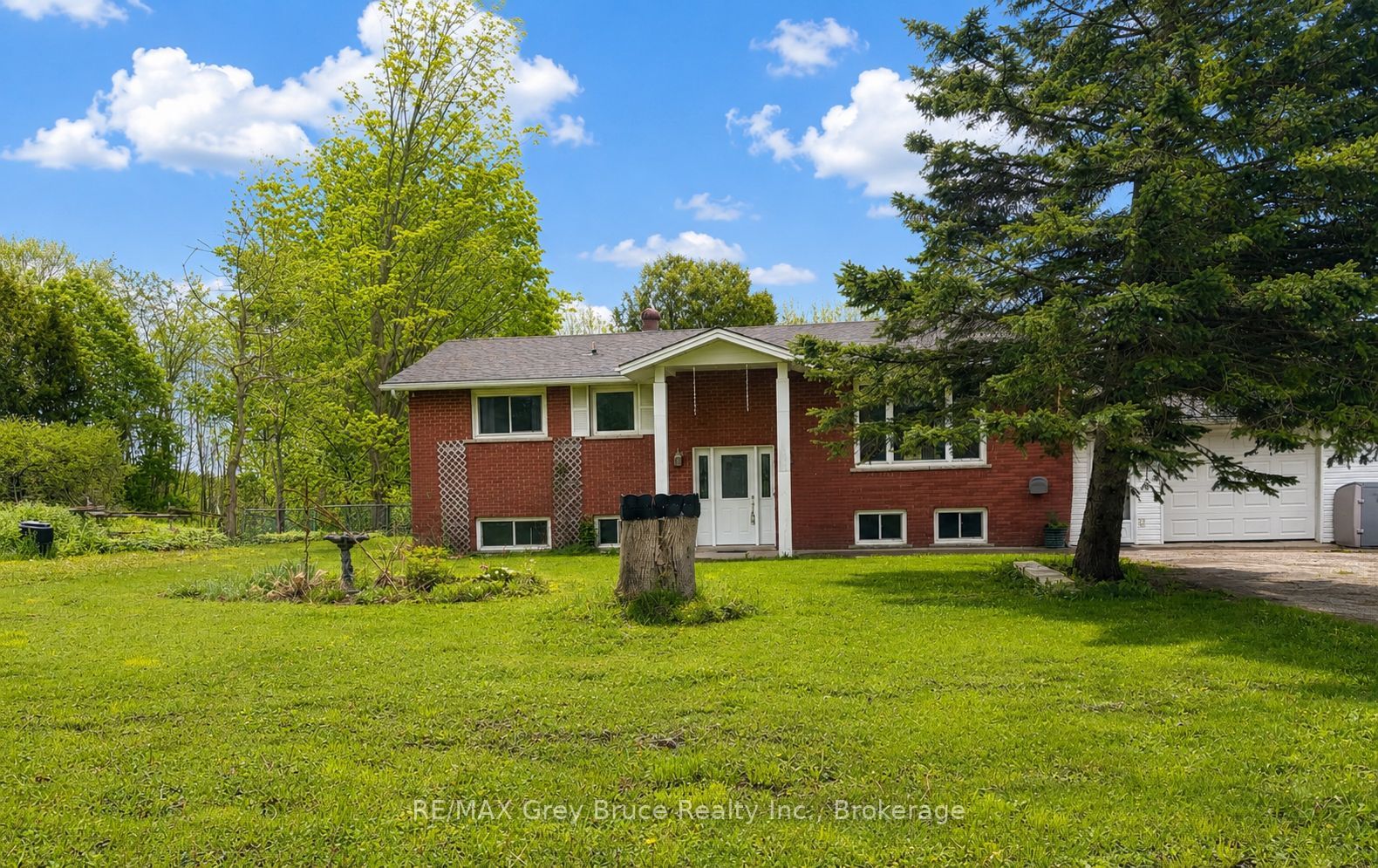 105 Maple Grove Lane, Georgian Bluffs, ON, N4K 0G2