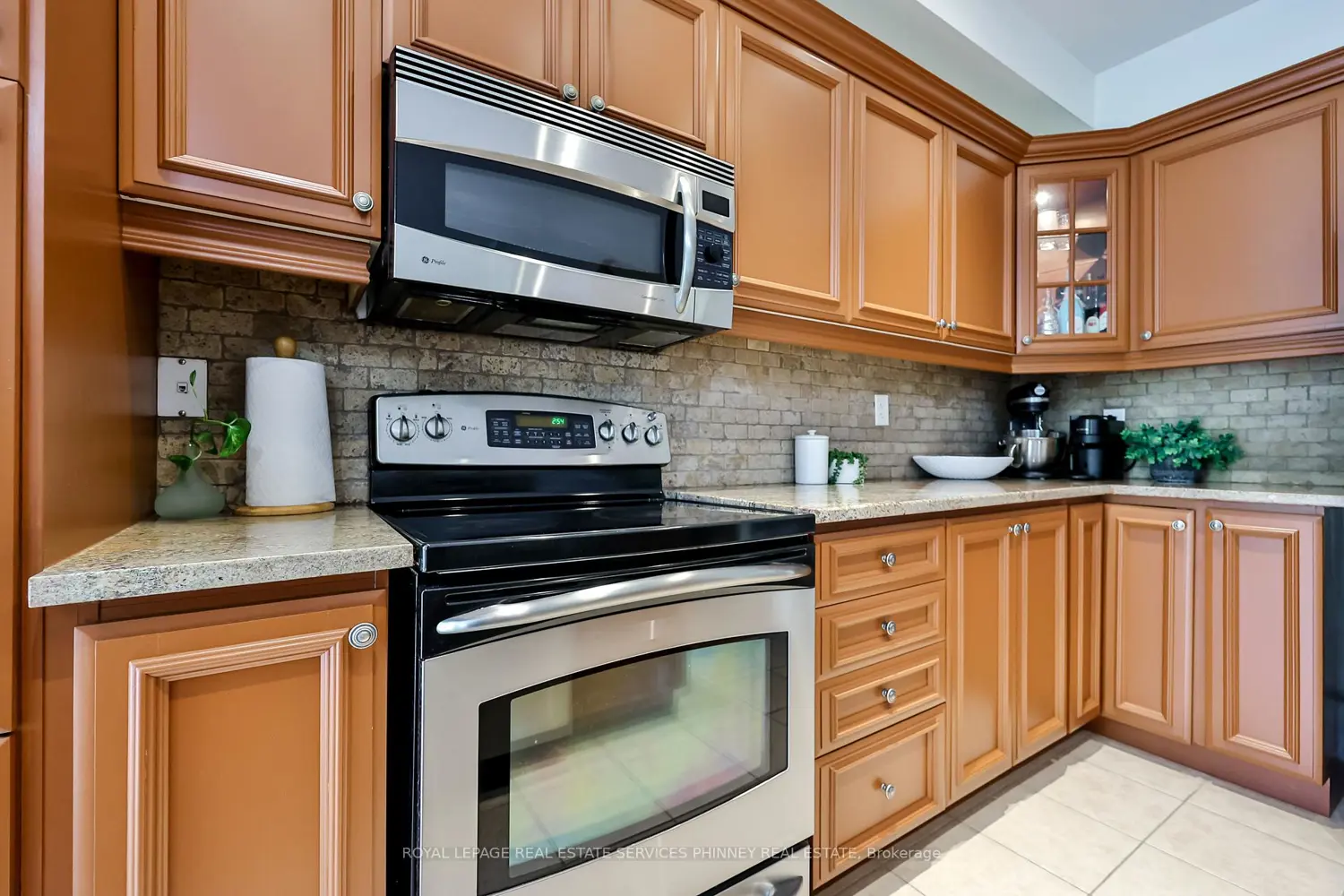 Additional image 6 of 230 Paisley Boulevard 26