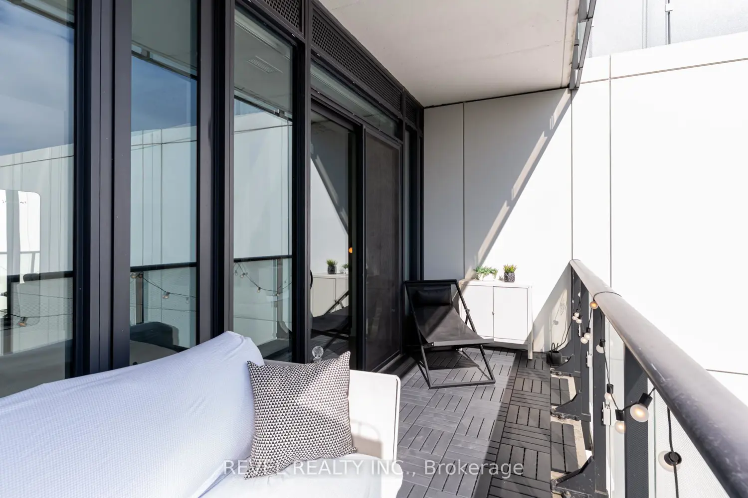 Additional image 15 of 185 Roehampton Avenue 609