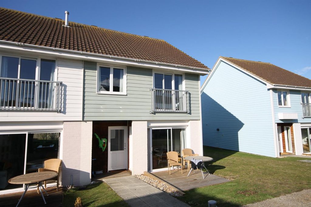 3 bed semi-detached house for saleYarmouth, Isle Of Wight PO41