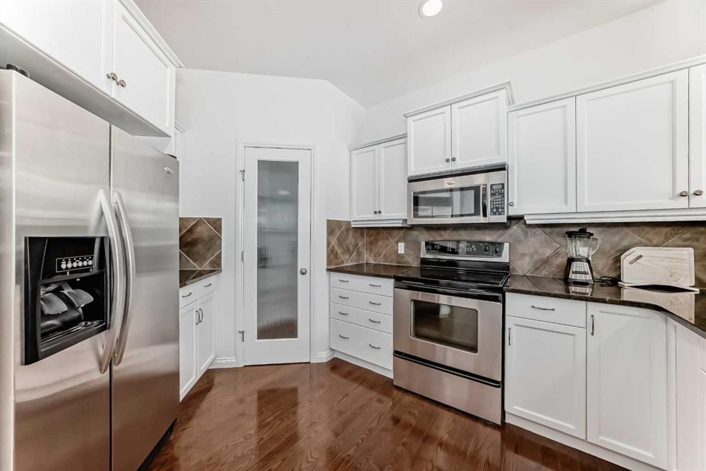 Additional image 3 of 27 Aspen Hills Close SW, Calgary, AB, T3H 0C6