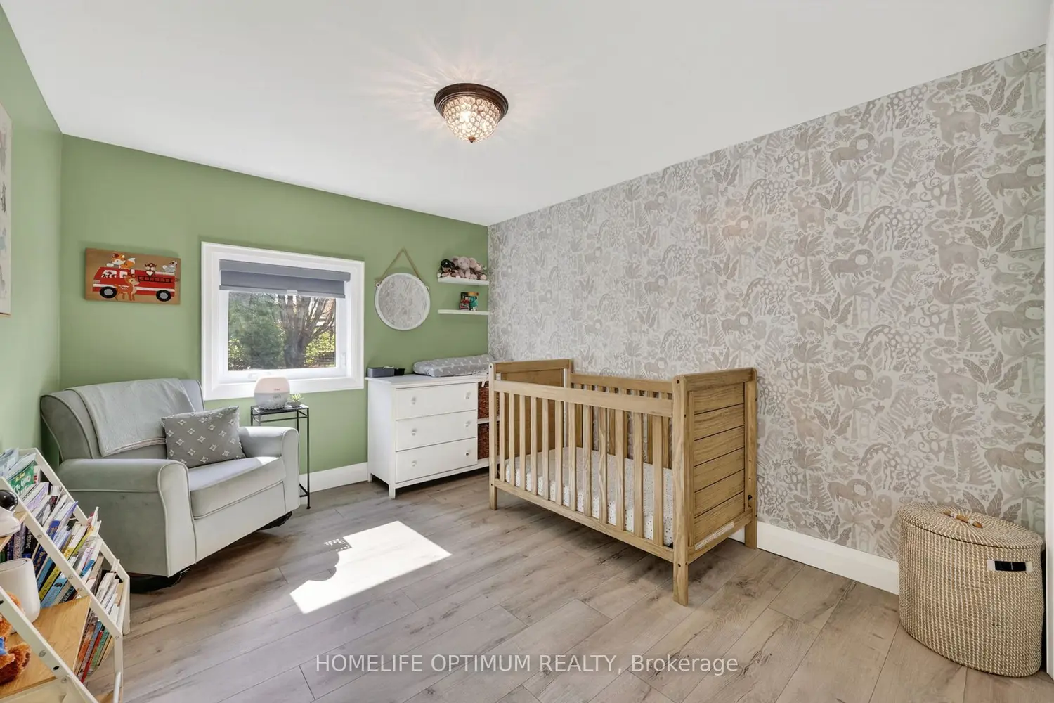 5670 Thomas Drive photo 3