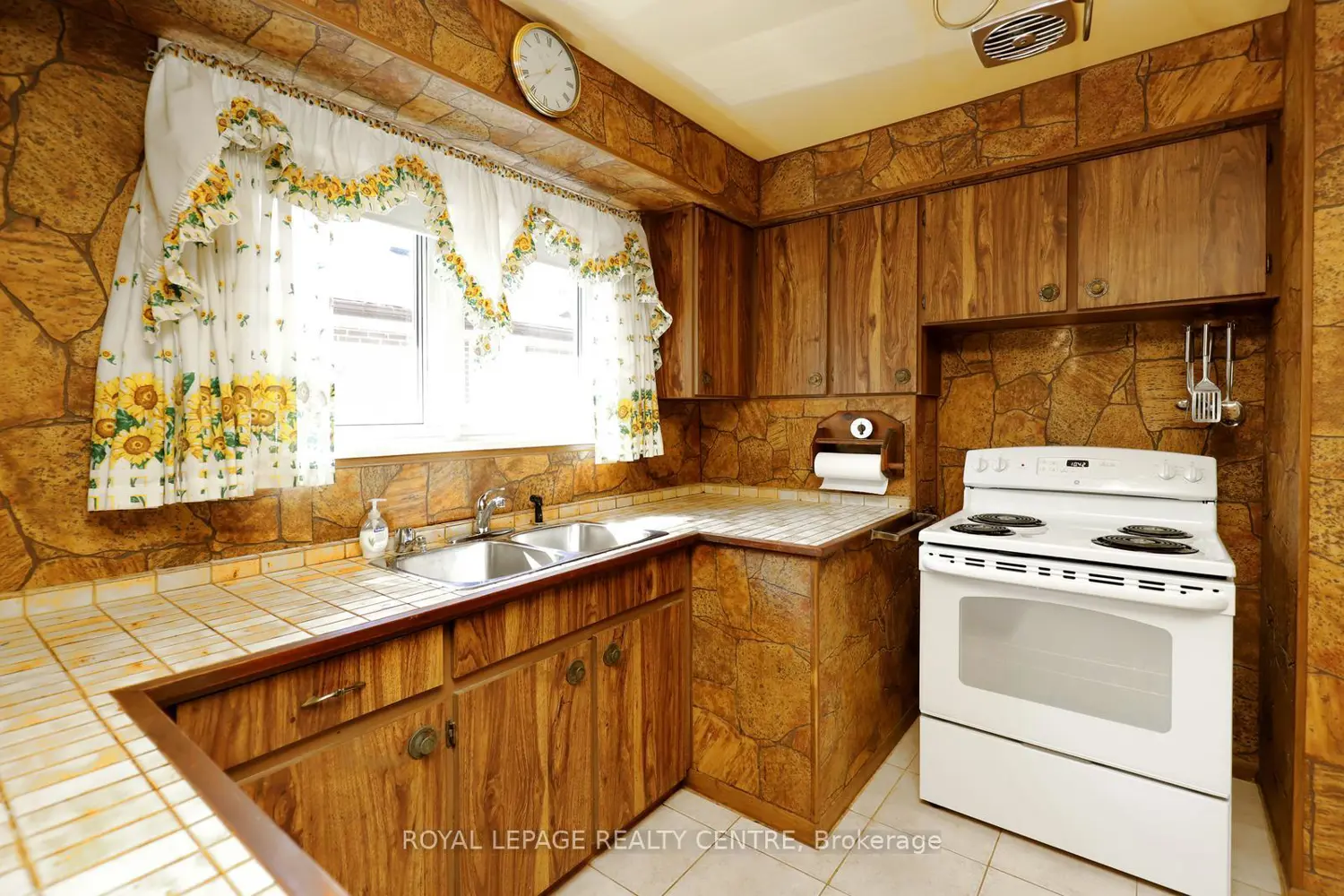 Additional image 8 of 3556 The Credit Woodlands