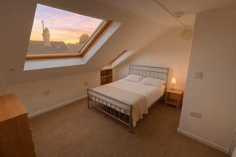 St Edwards Road, Reading RG6, Room to rent