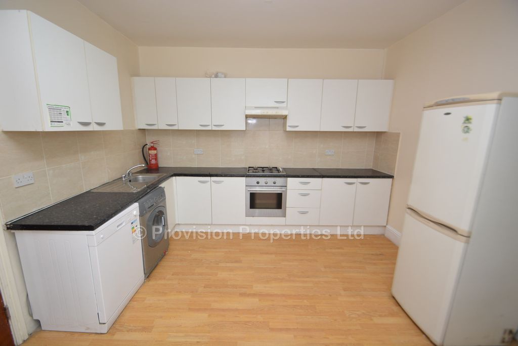 Additional image 5 of 6 bed terraced house to rentEbor Place, Hyde Park, Leeds LS6