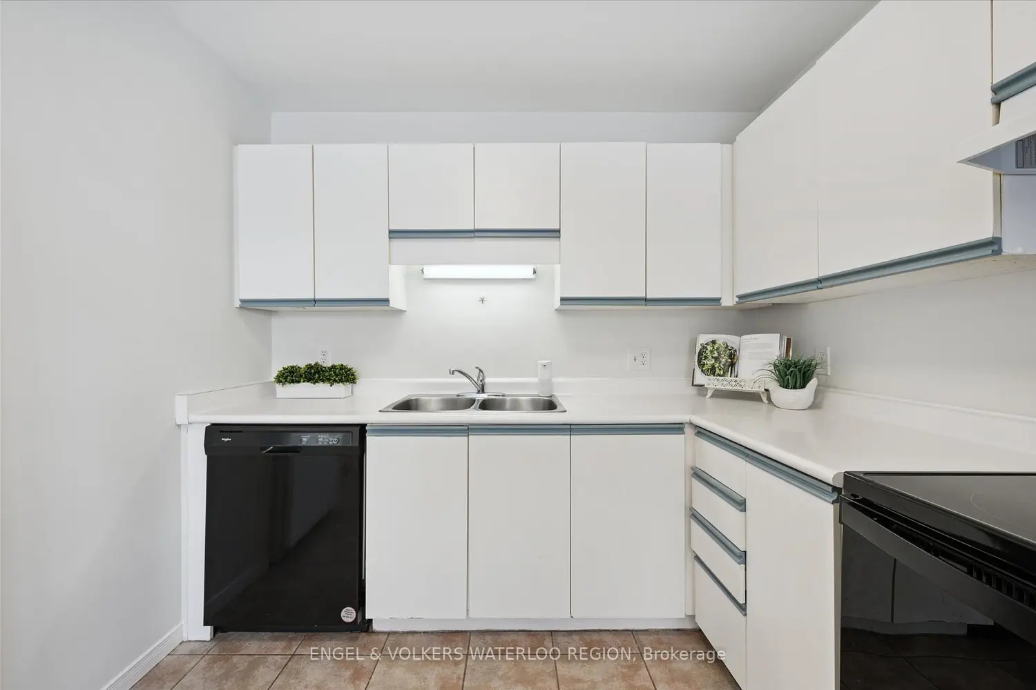 Additional image 9 of 250 Keats Way 24